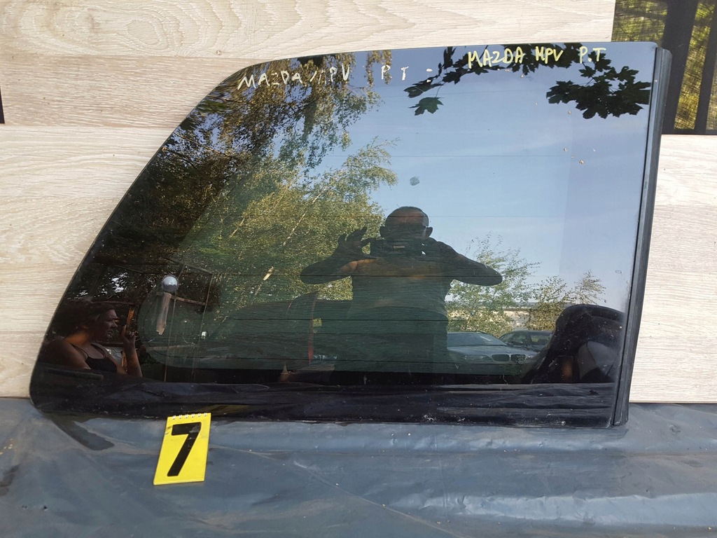 фото №1, Скло кузовна права задня mazda mpv