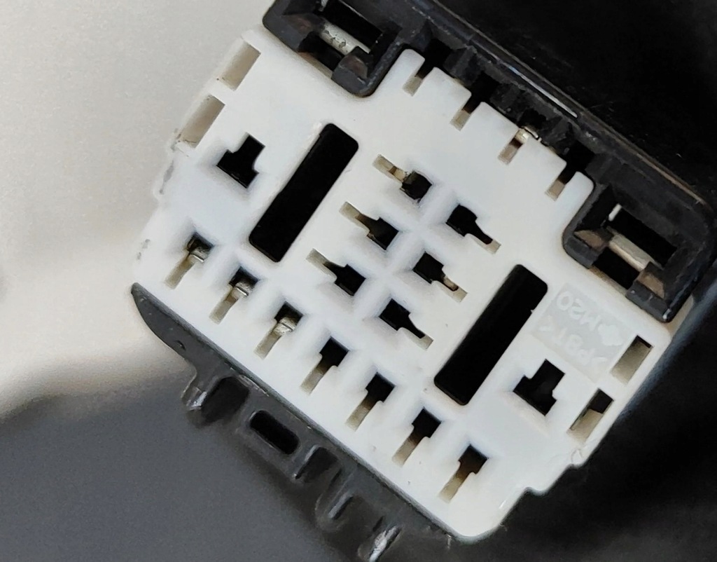 фото №9, Ford mustang mach-e 2023 тунель середній