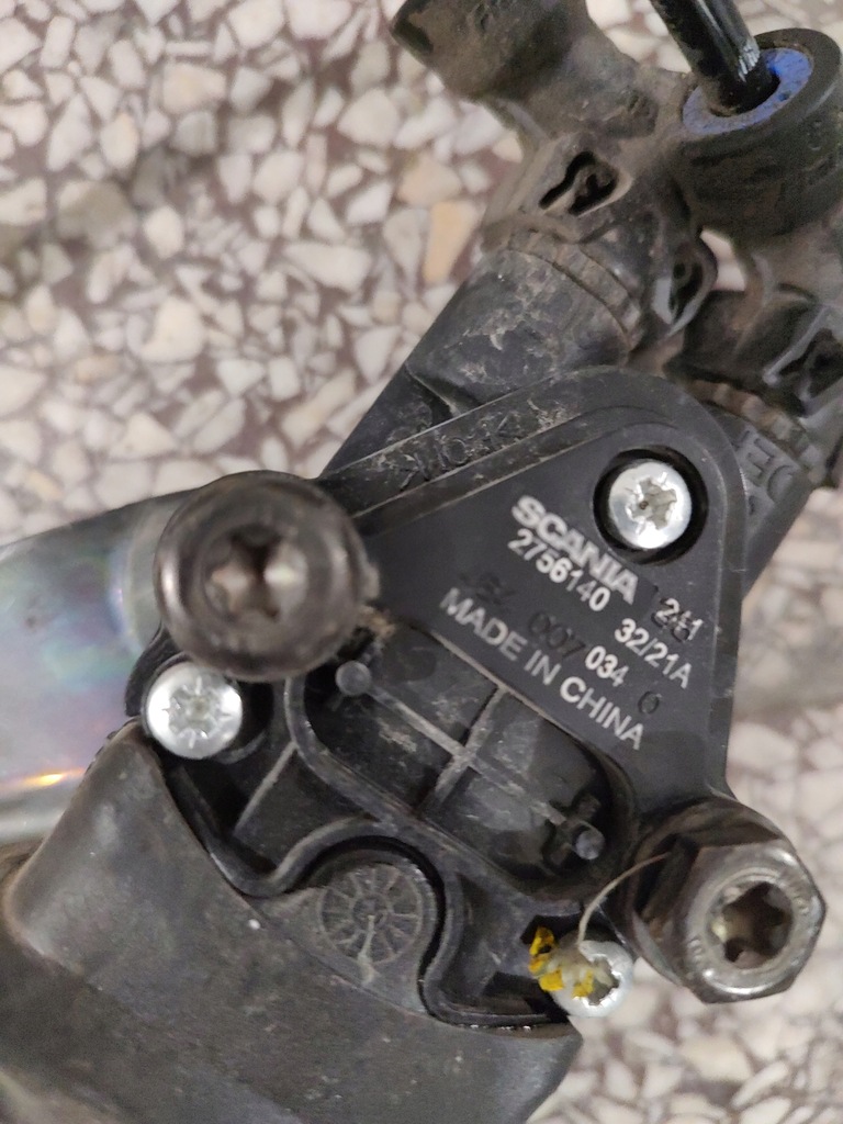 фото №2, Клапан выравнивающий scania r 2756140