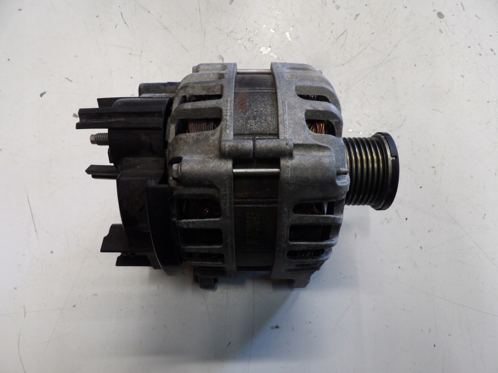 Купити Генератор renault 231005300r