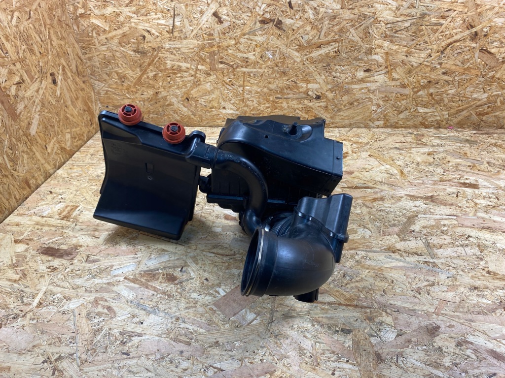 Купити Корпус фільтра повітря bmw x5 g05 x6 g06 g11 g12 3.0d 7643301 8575041