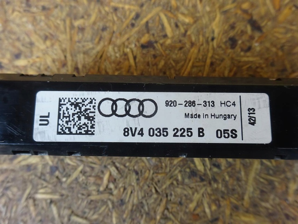 фото №9, Audi s3 a3 8v 8v4 5d sportback усилитель антенный 8v4035225b