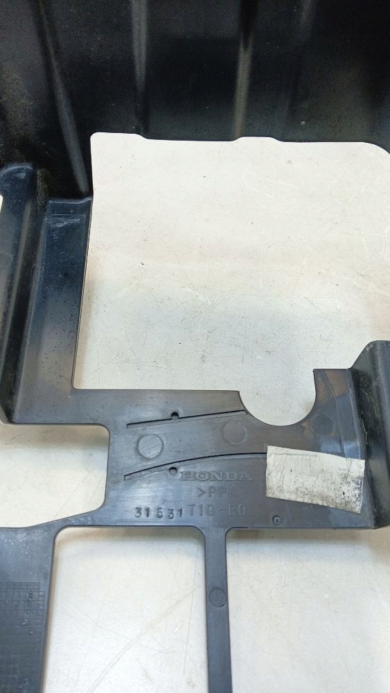 Honda cr-v iv 13-15 2,0 бензин основание полка корпус аккумулятор Киев