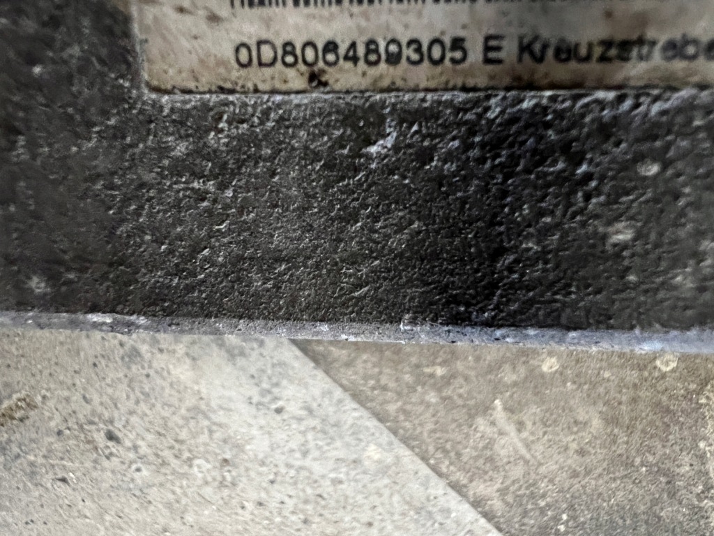 Кронштейн поперечина распорка подвеска задний  заднего задняя bmw m5 f90 с Разборки