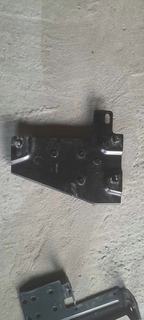 фото №1, Кронштейн бампера левый перед iveco daily 2014-