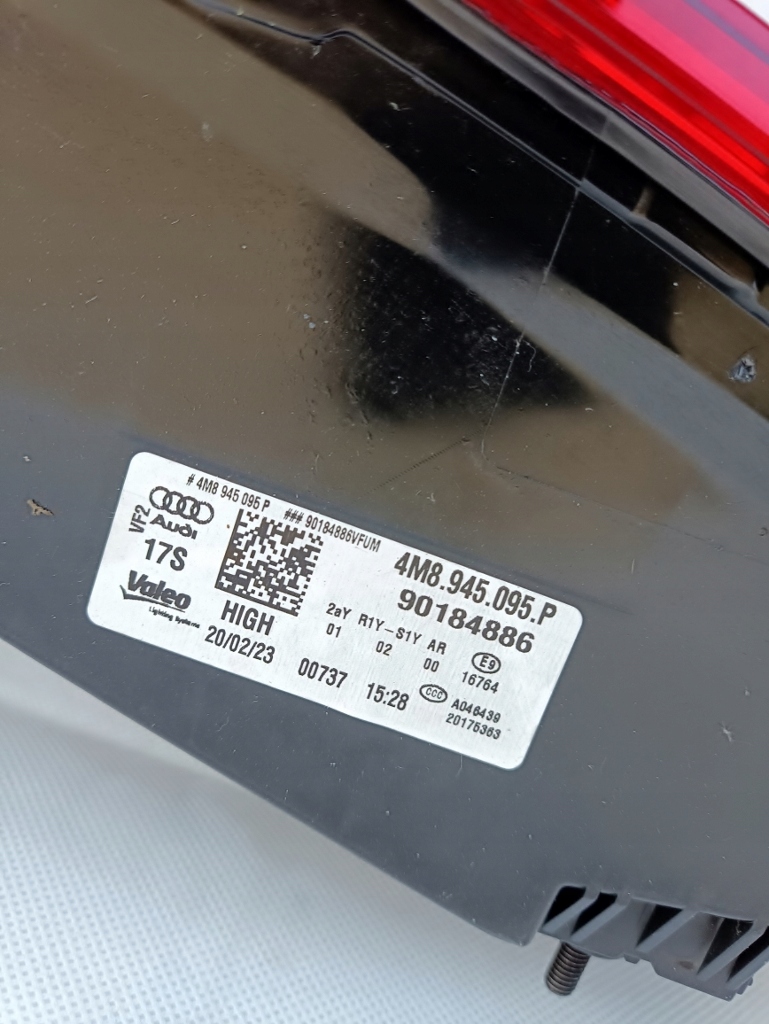 фото №8, Лампа задняя задняя накладка audi q8 matrix 4m8945095p