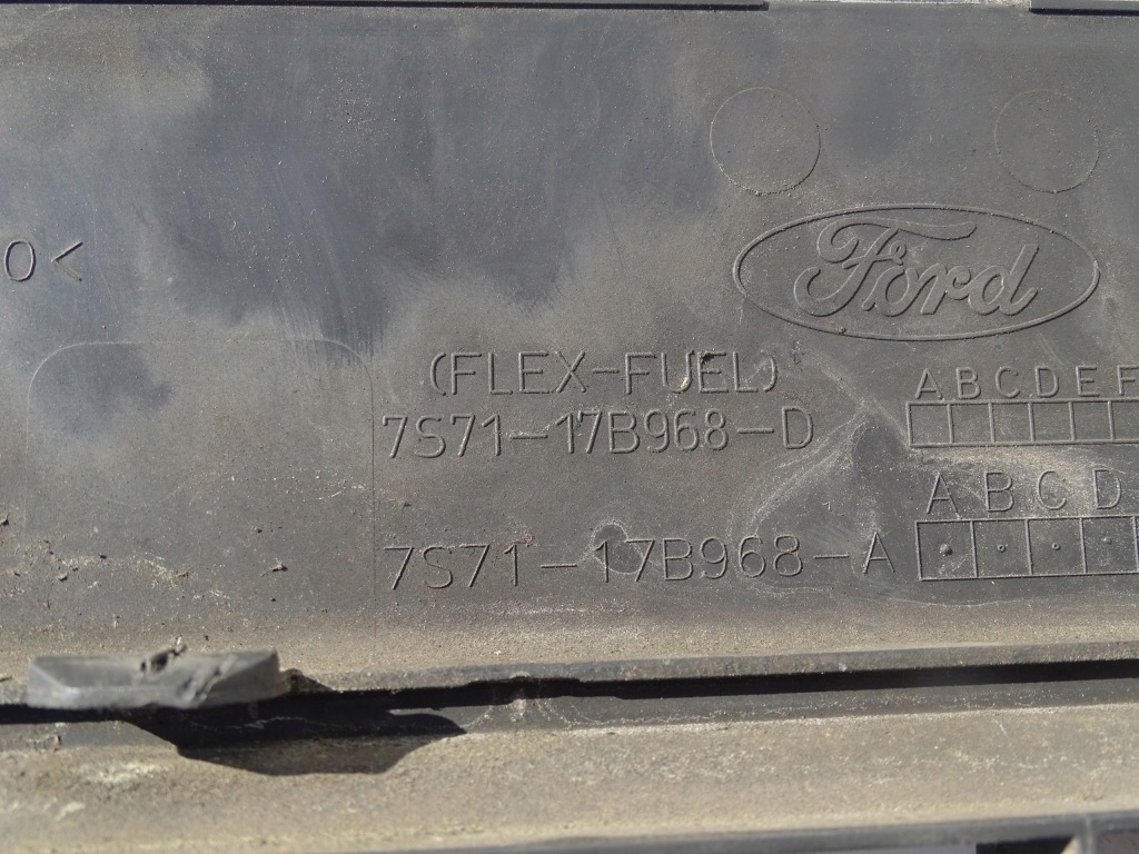 Решётка решётка  бампера перед ford mondeo mk4 7s71-17b968-d в Украине