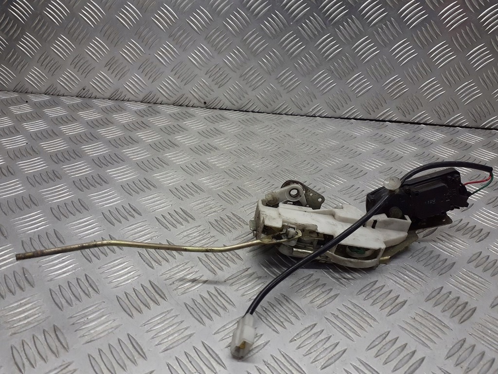 фото №1, Замок двері центральний правий перед mazda demio 1.3