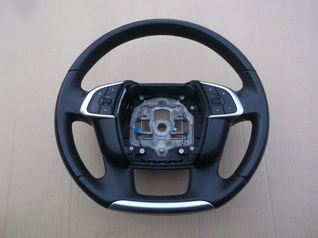 фото №1, Citroen ds4 lift воздуховод кожаный