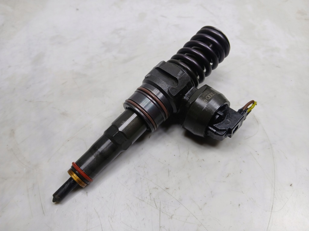 фото №1, Инжектор насос-форсунка vw passat b6 2.0 tdi 038130073bq