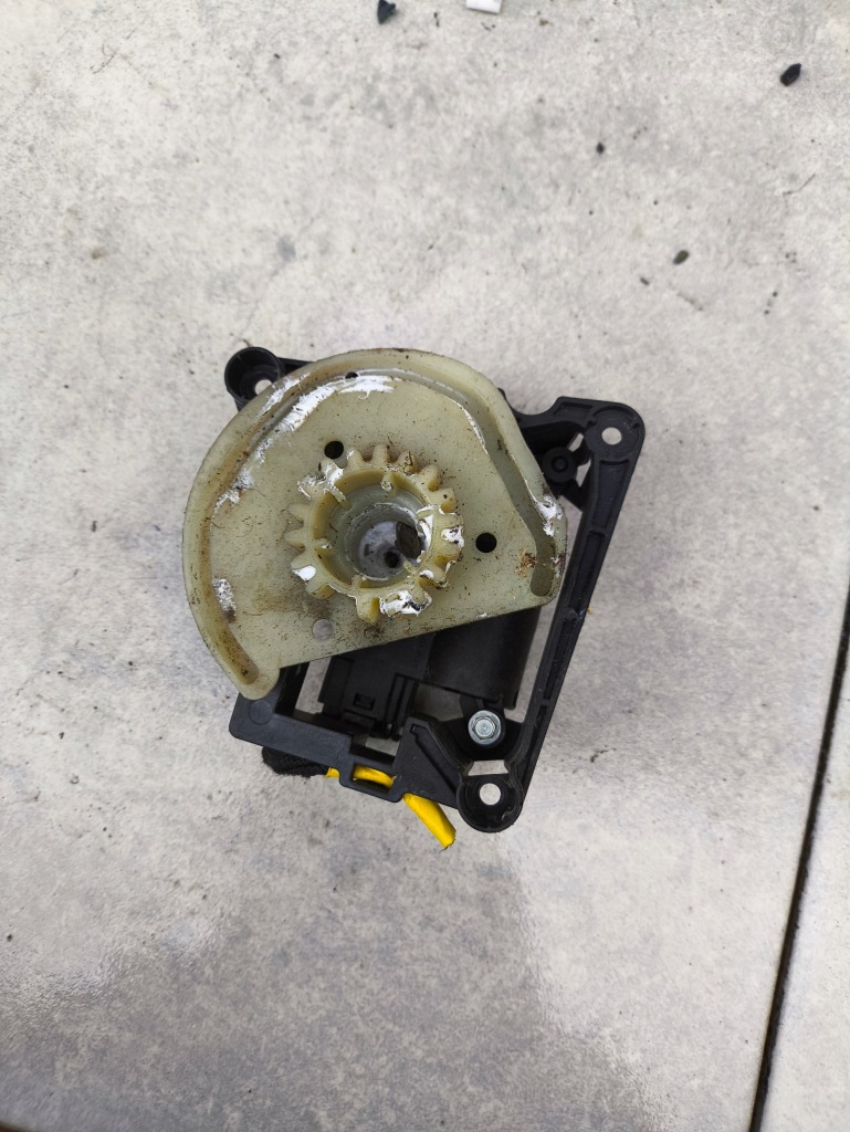 фото №1, Моторчик отопителя обдув jeep renegade 3093894 ?