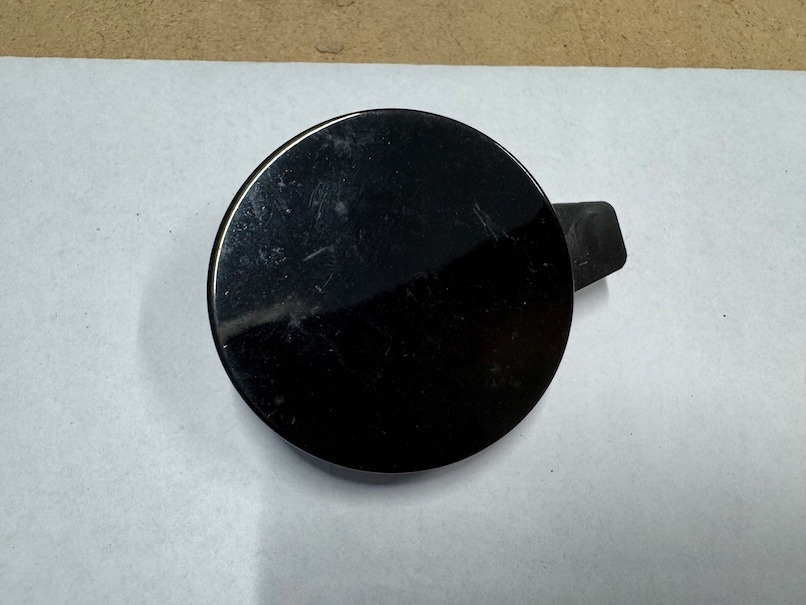 Купить Tesla model y my заглушка на фаркоп  бампер передний оригинал 1493746-00-a