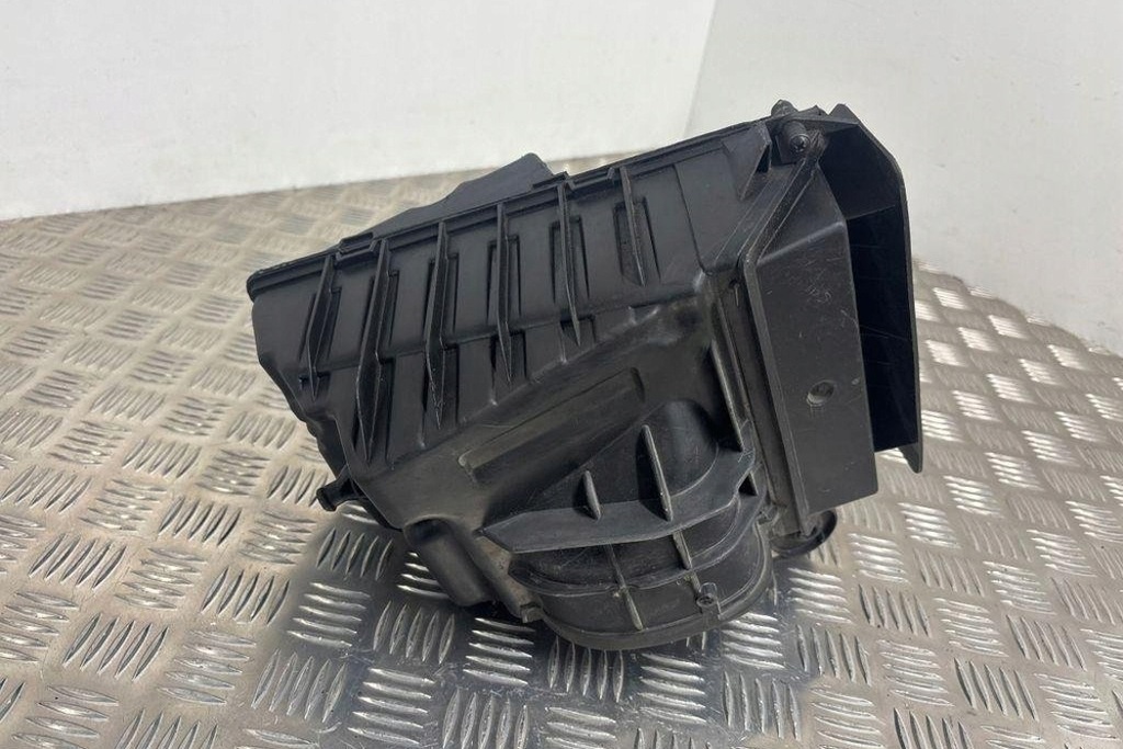 фото №7, Корпус фильтра воздуха renault grand scénic iii jz0/1_ 8200947663 1.6l