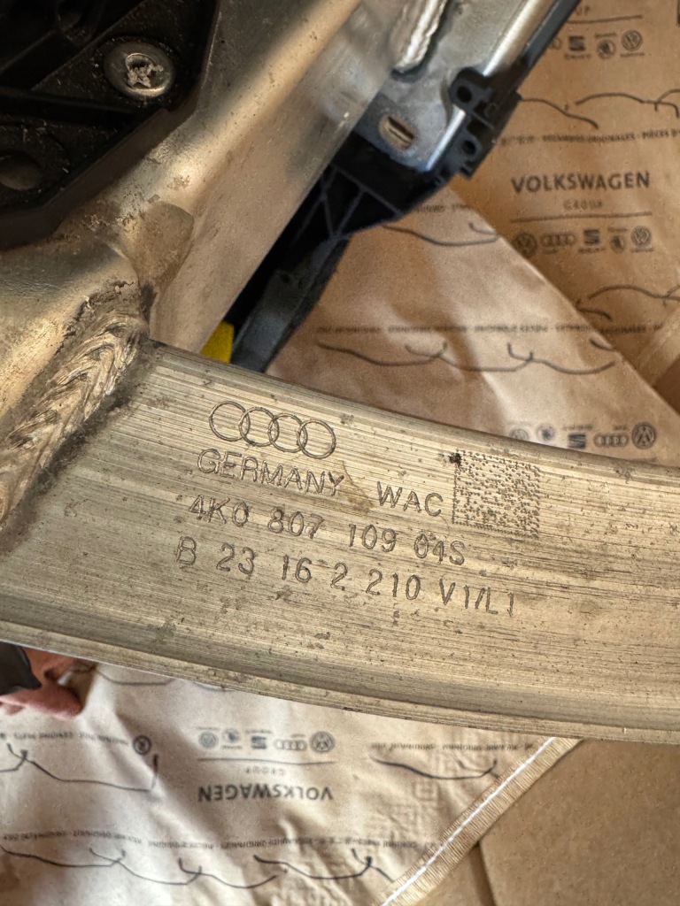 Купити Audi a6 a7 c8 4k0 2.0 tfsi ремінь перед радіатор вентилятор оригінал  2019-