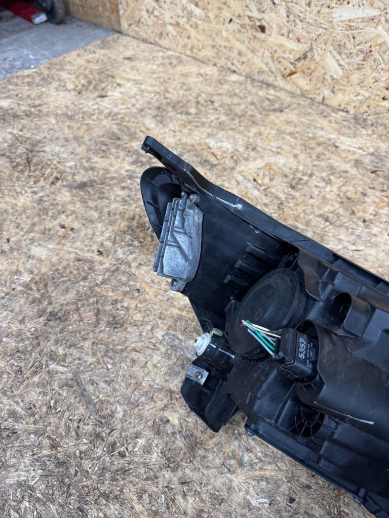 фото №6, Комплектная лампа левая левый перед передняя renault kadjar 260609857r