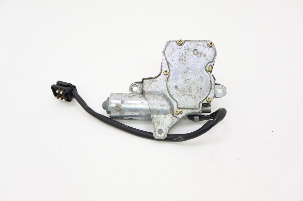 фото №5, Mercedes-benz w124 kombi моторчик дворники задняя 1248201242