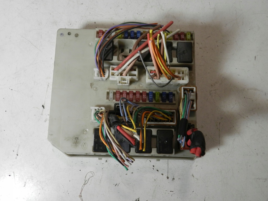 фото №1, Renault clio iii modus модуль коробка предохранителей bsi uch 233293d