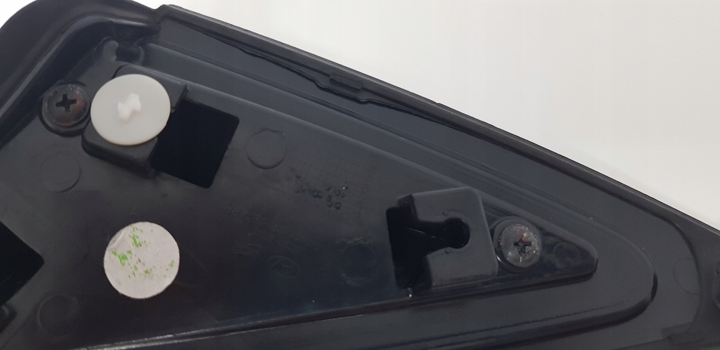 фото №8, Hyundai i40 треугольник заглушка крыла правая 86190-3z000