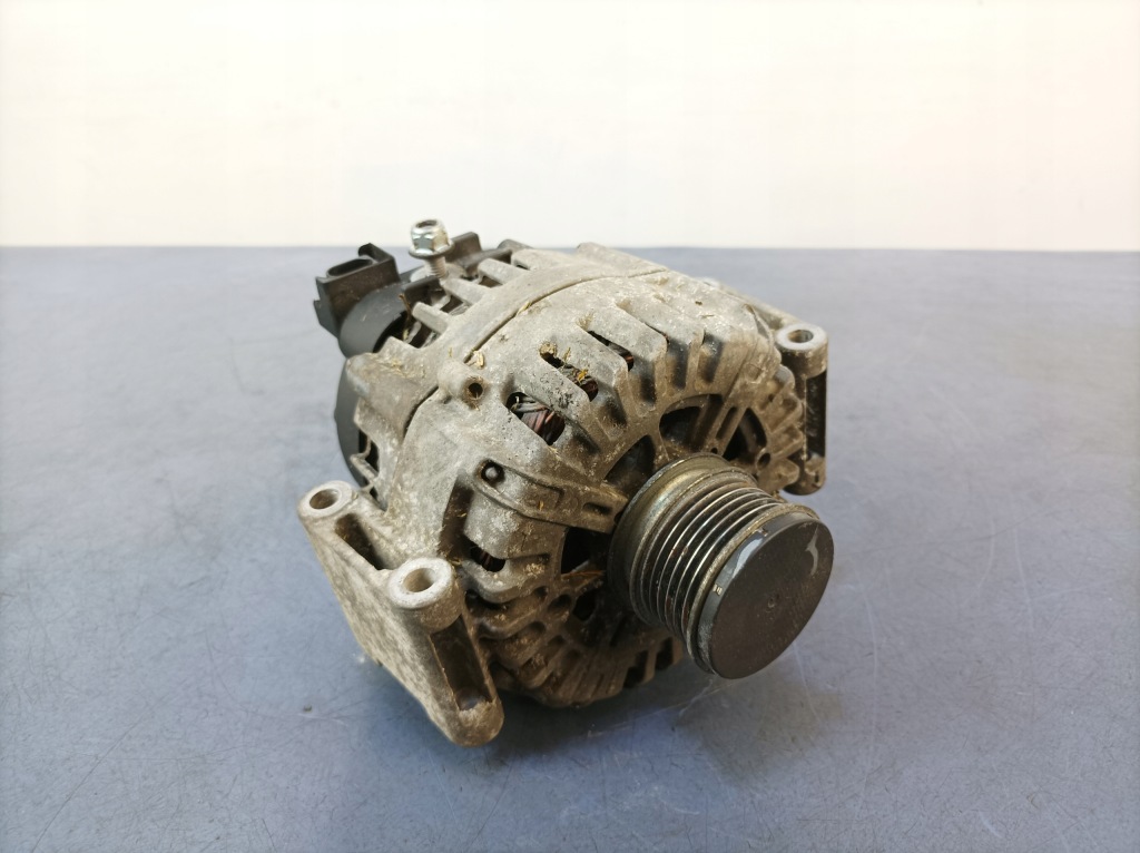 Купити Mercedes c 43 amg 3.0 генератор a0009068706