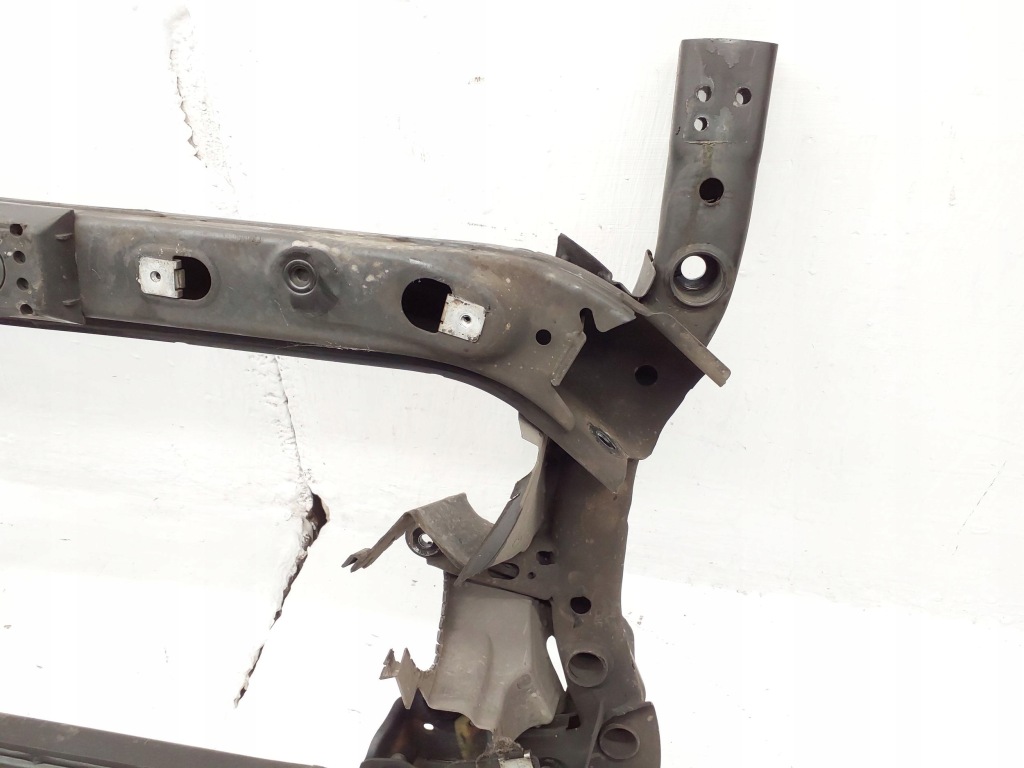 Подрамник передние mercedes-benz c w205 a2056280057 Киев