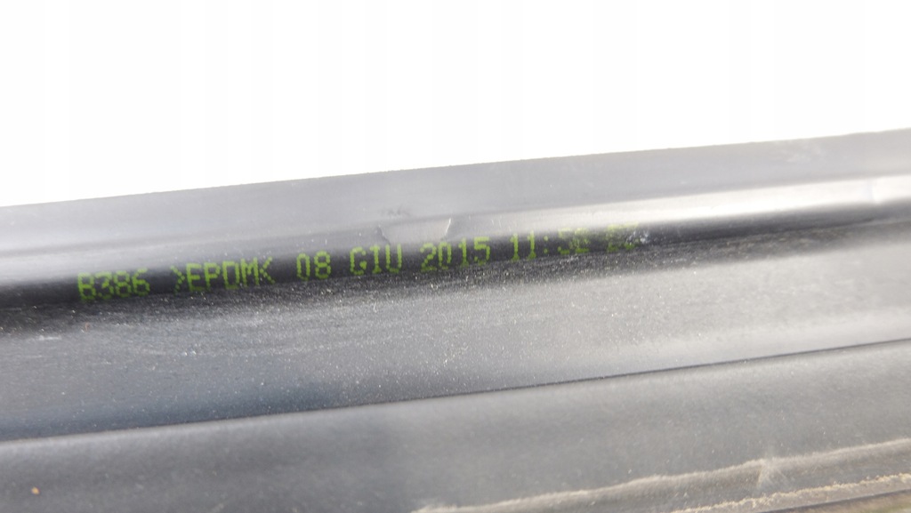 фото №10, Alfa romeo giulietta прокладка дверь правый перед хром