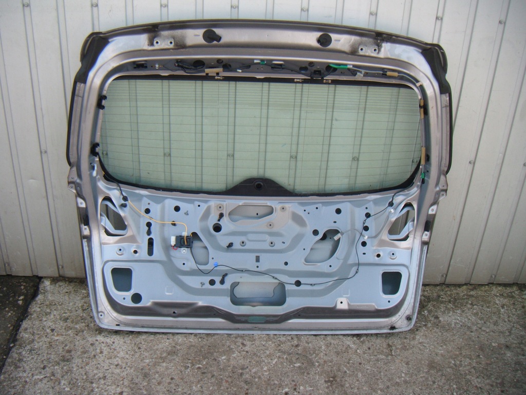 фото №10, Legacy v kombi 09-14 c6z кришка багажника задня