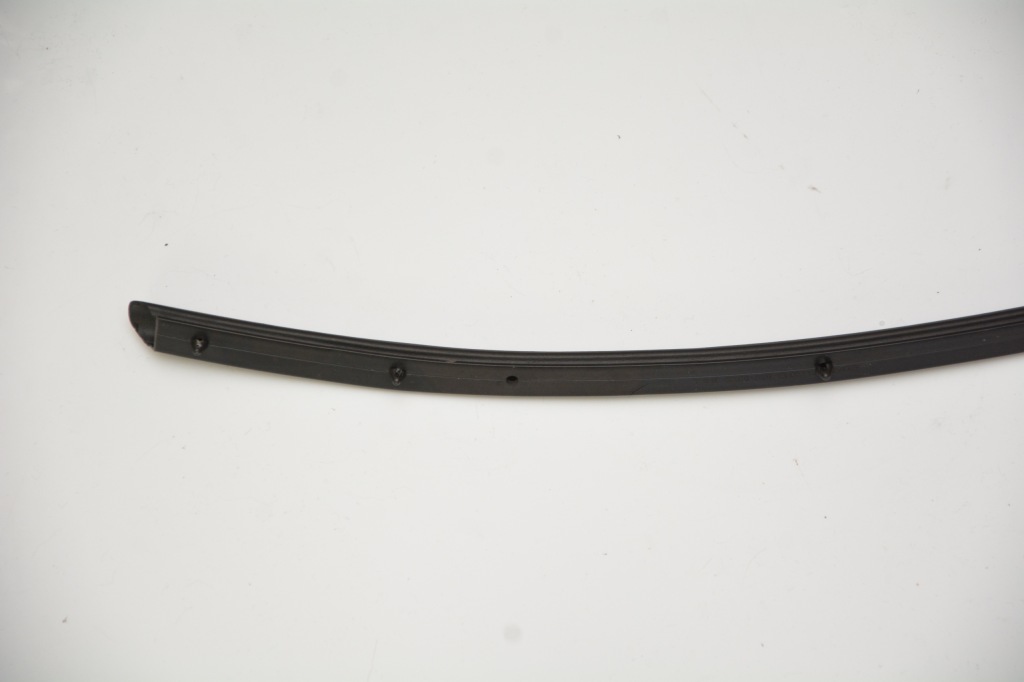 Прокладка капот решетка toyota aygo x cross Недорого