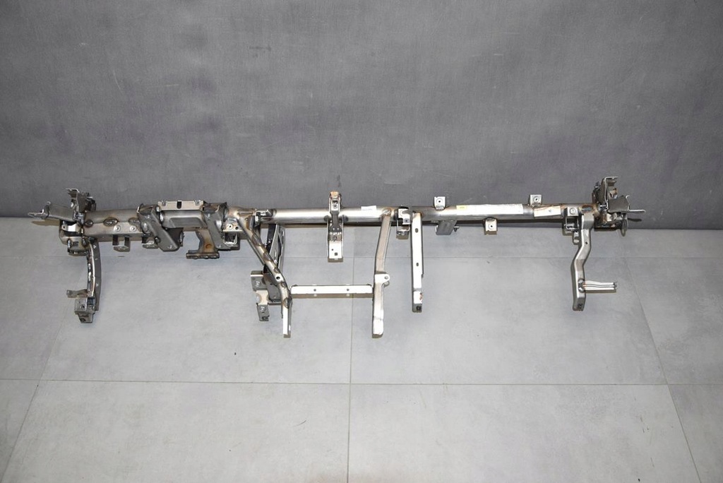 фото №1, Vw touareg 7p балка каркас консоли 7p0858045