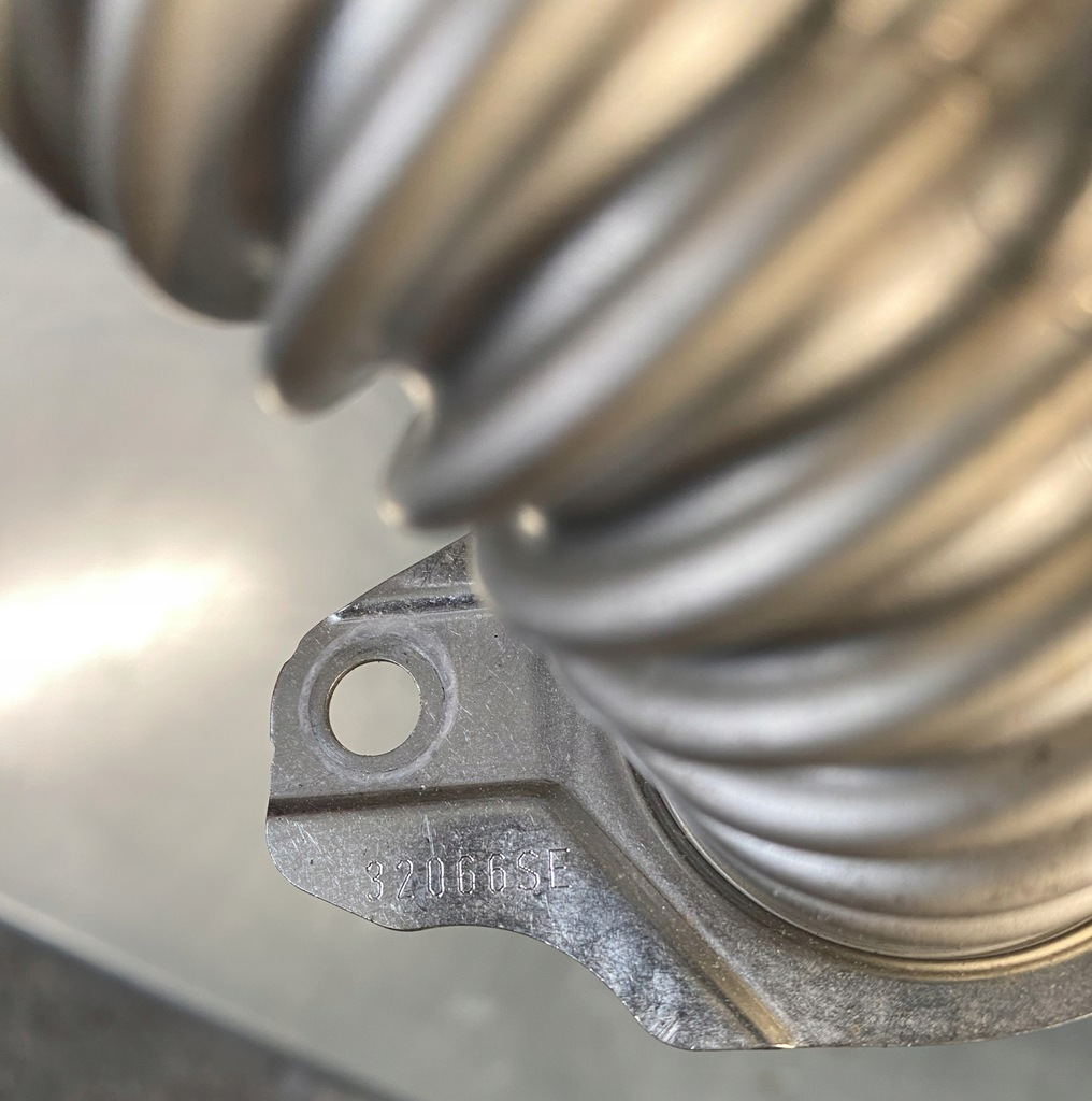 фото №3, Volvo d2 d3 d4 трубка egr шланг d4204t8 32066se