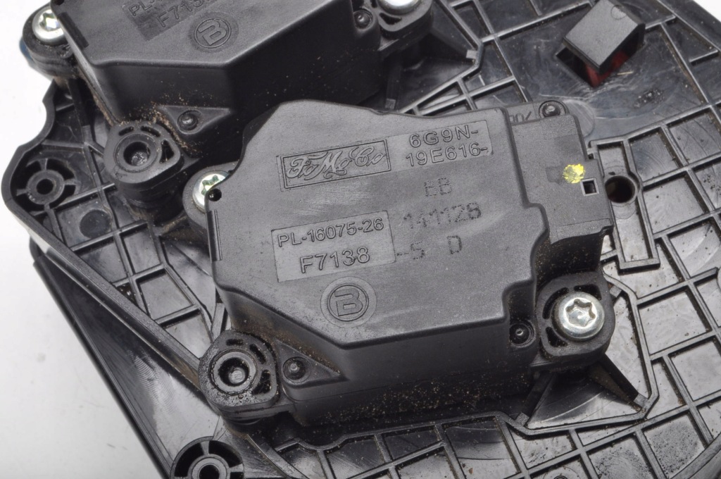 фото №7, Volvo s60 ii v60 моторчик отопителя вентилятор обдув 30767027