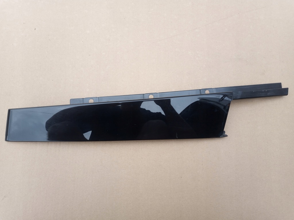 фото №1, Молдинг стійка правий перед audi a3 8v sportback