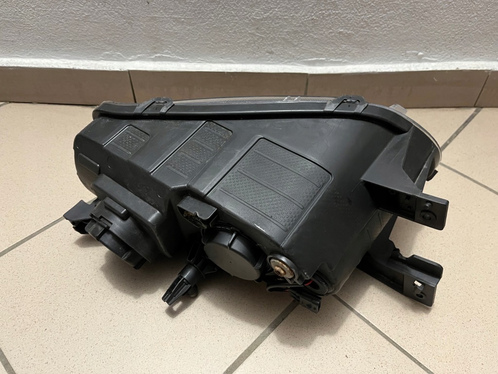 фото №10, Лампа передня перед права dacia spring 21- 260101001r