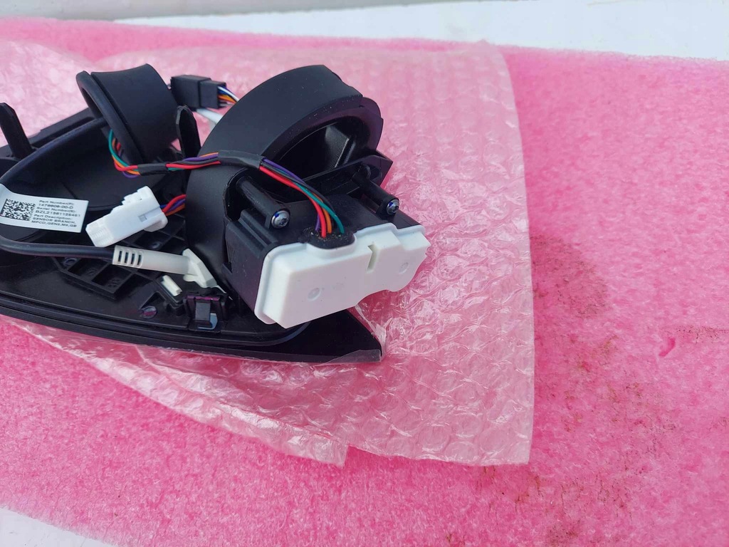 фото №5, Tesla model 3 кришка порт заряджання nowa оригінальний номер 252