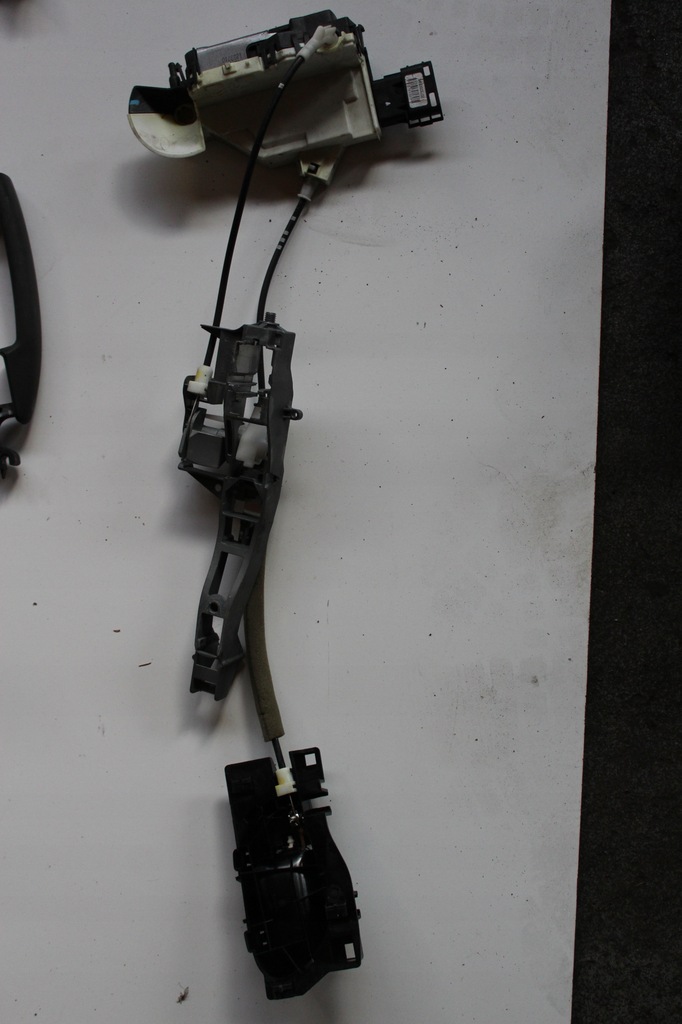 фото №1, Citroen c3 ii замок дверь левый перед europa