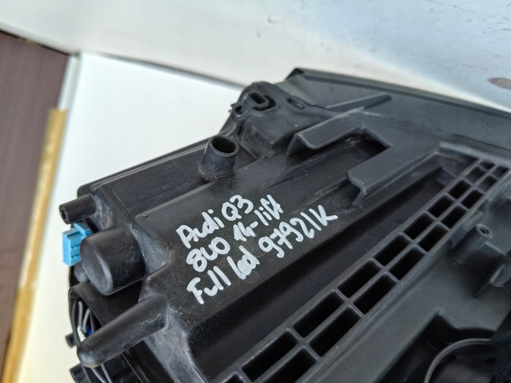 фото №8, Лампа правая фара audi q3 8u 8u0 14- lift full led