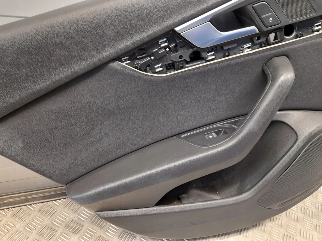 фото №8, Audi a4 s4 b9 8w0868065 обшивки дверь