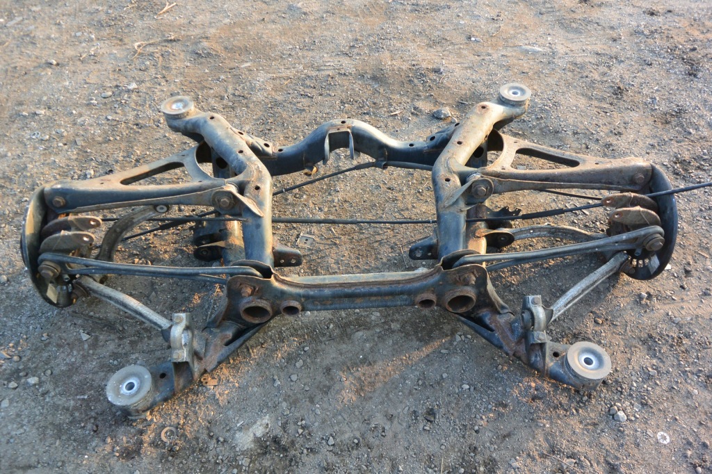 фото №1, Подрамник подрамник рычаг поворотный кулак задняя audi q7 4l