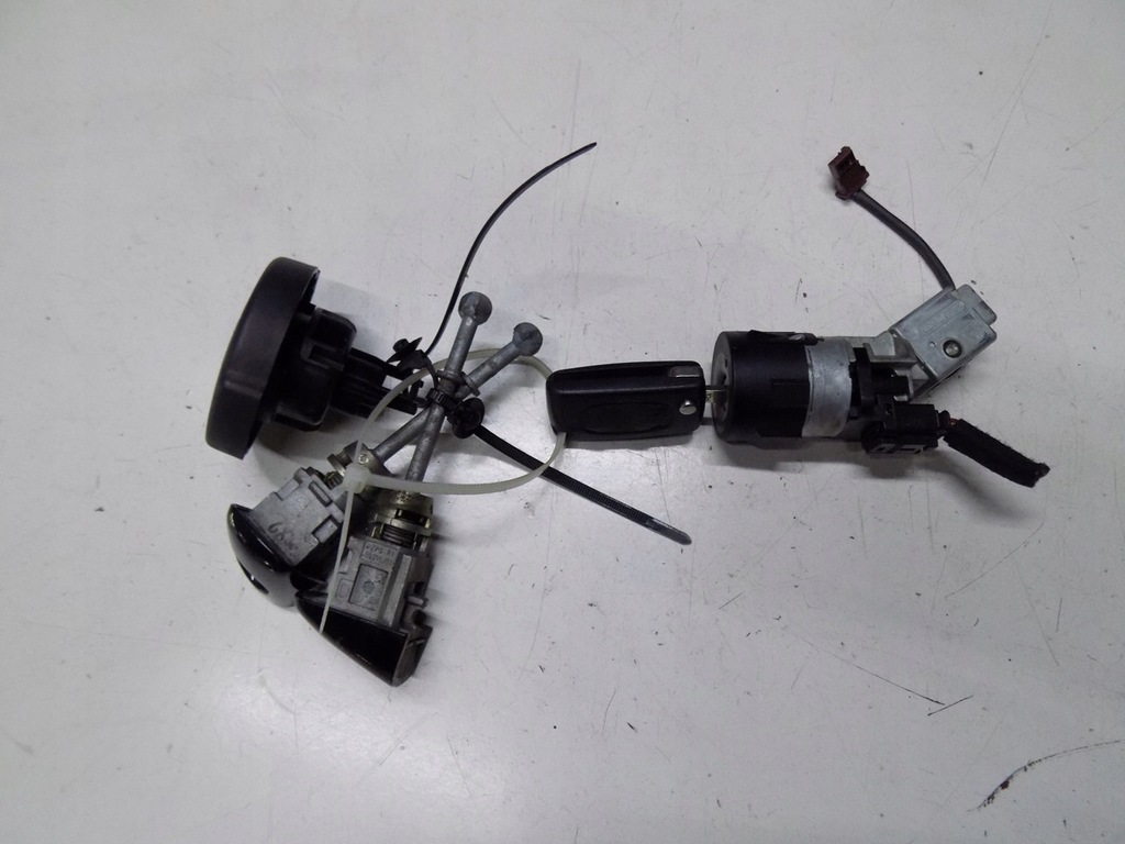 фото №5, Peugeot 3008 i 1.6 замок зажигания ключ вкладыши крышка