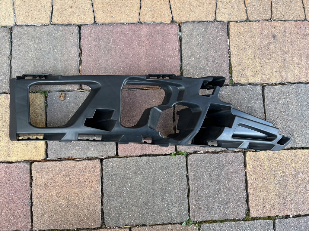 фото №1, Ford mondeo mk4 lift направляющая кронштейн бампера lp