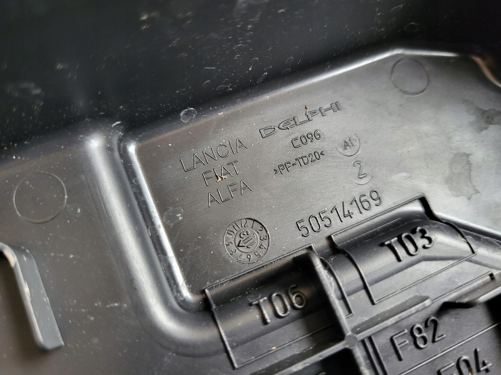 фото №6, Корпус коробка запобіжник alfa romeo giulietta