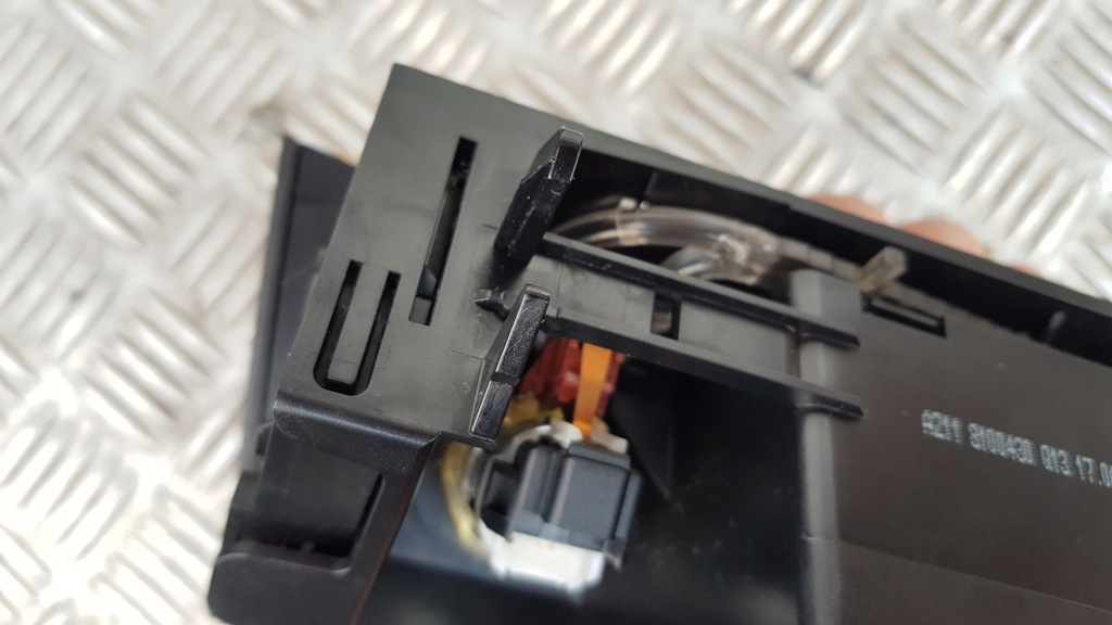 фото №10, Mercedes w211 пепельница бардачок drewno a2118100430