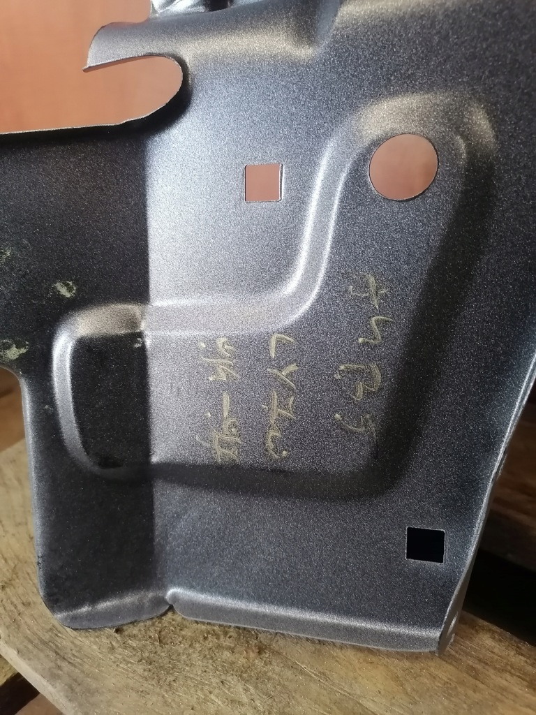 Крыло  правый  перед audi a4 b5 94-97 ly7w Цена