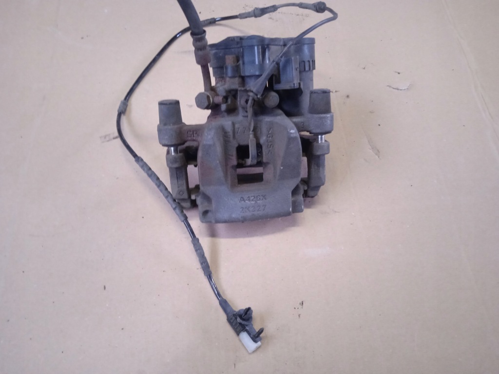 фото №1, Суппорт задняя правый velar f-pace hk72-2k327-ab