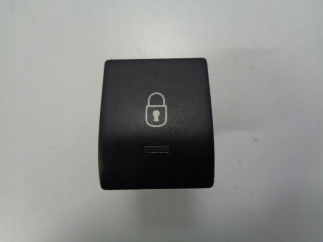 фото №1, Peugeot 3008 перемикач блокування двері