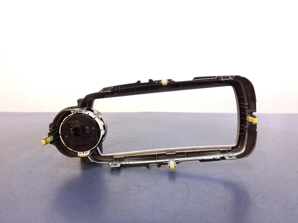 фото №3, Toyota yaris iii молдинг рамка радіо