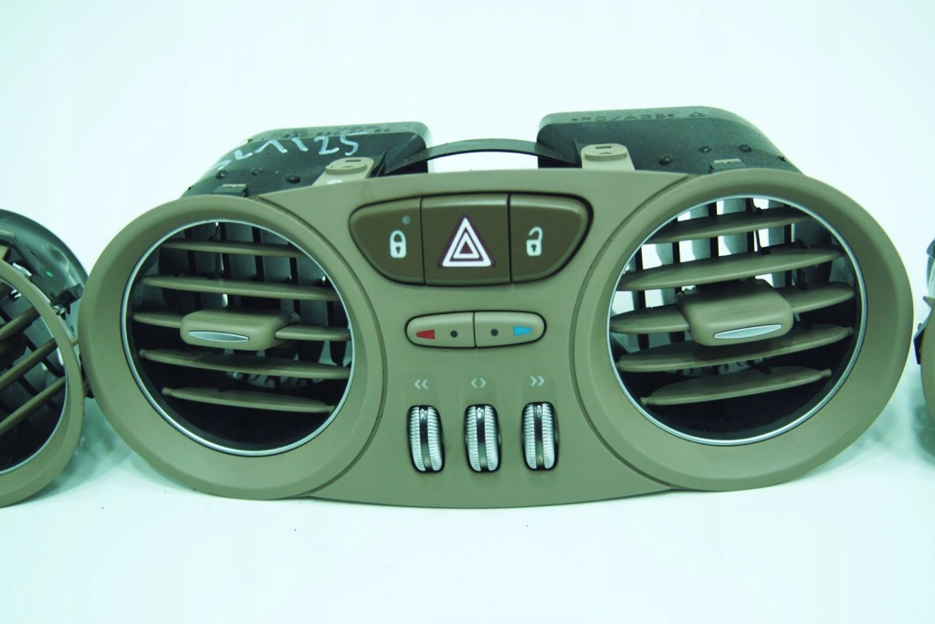 Решітка обдув середня l/p бежева комплект  mercedes sl r230 Доставка