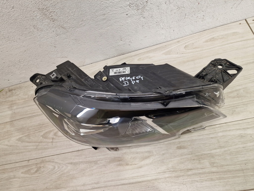 фото №2, Peugeot partner 4 iv rifter правая лампа перед