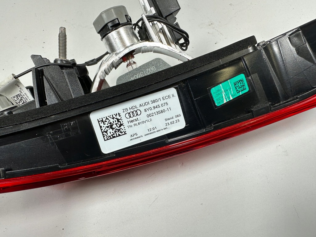 фото №6, A3 8y sportback лампа ліва задня w кришка 8y0945075