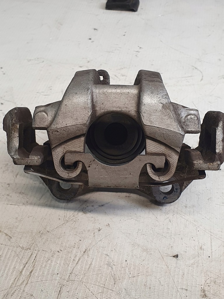 фото №8, Mercedes w211 суппорт тормозной правый задняя 2.7 cdi