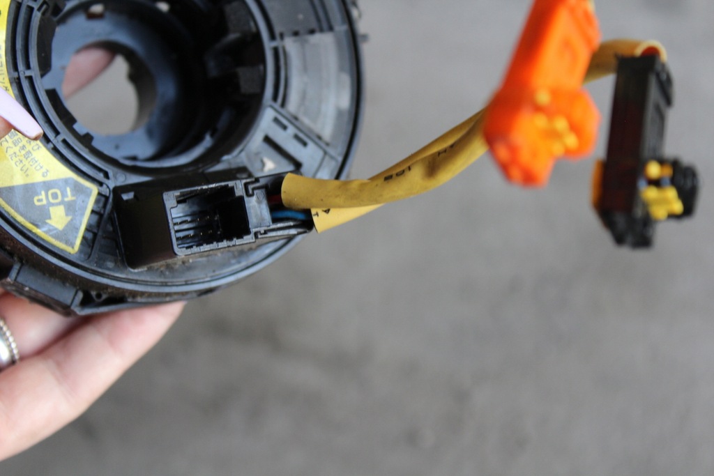 фото №15, Стрічка pod кермо avensis t25